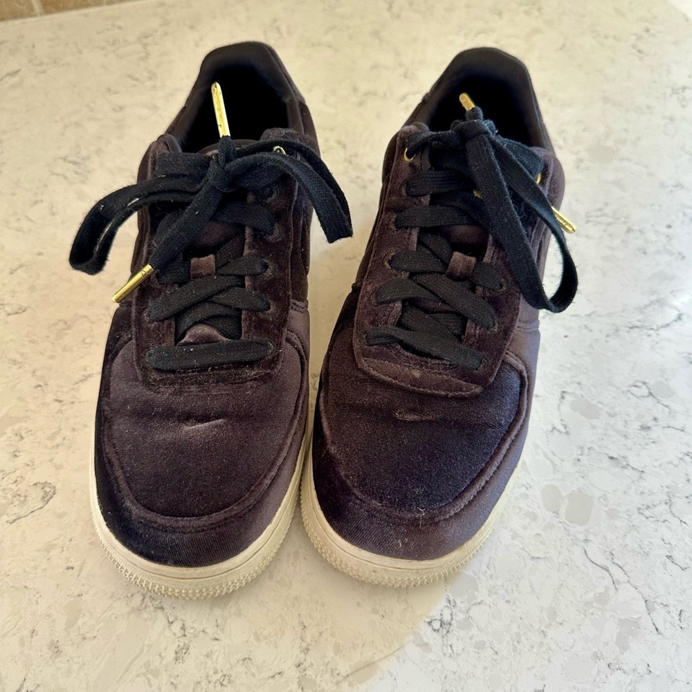 Nike Air Force 1 Low '07 Premium 'Black Velour' | Size 4.5 - Picture 6 of 9
